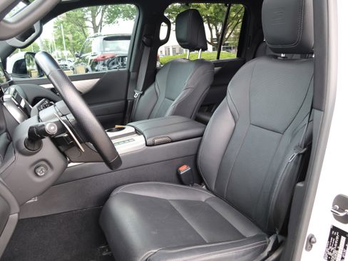 Used 2023 Lexus LX 600 F Sport w/ Accessory Package (Z1) AWD/4WD image 35