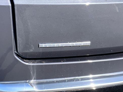Used 2022 Jeep Wagoneer Series III AWD/4WD image 10