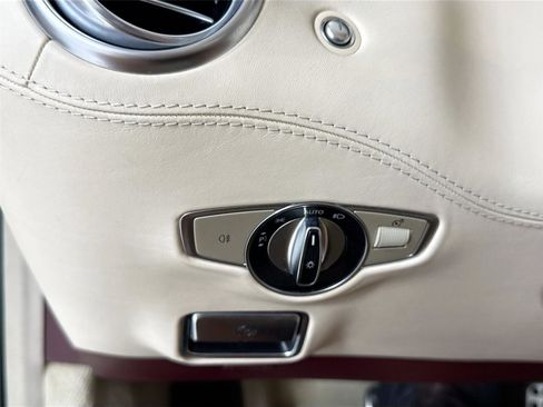 Used 2019 Mercedes-Benz S 560 Cabriolet image 26