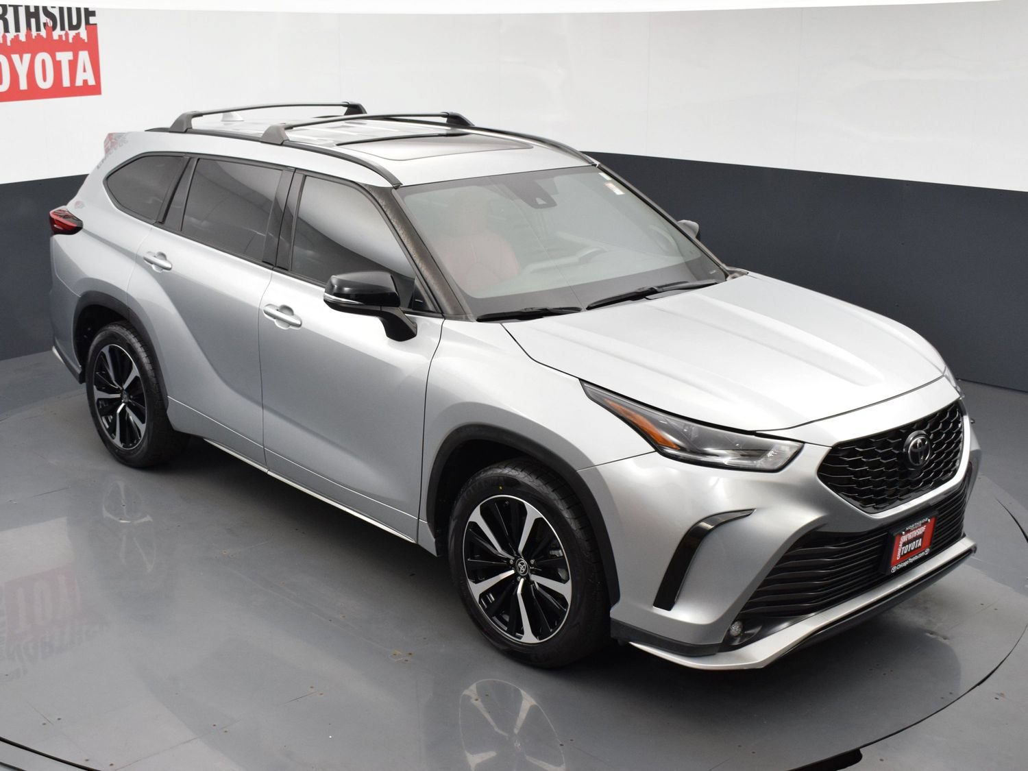 Used 2022 Toyota Highlander XSE AWD/4WD image 27