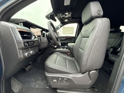 New 2026 GMC Yukon Denali w/ Sun & Power Step Package image 13