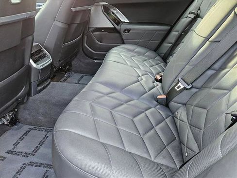 Used 2025 BMW 740i xDrive 740i xDrive image 19