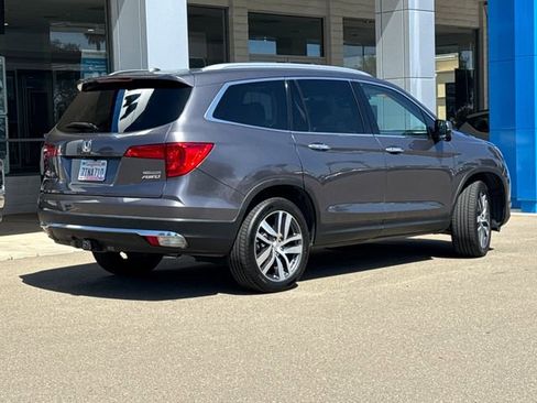 Used 2017 Honda Pilot Touring image 3