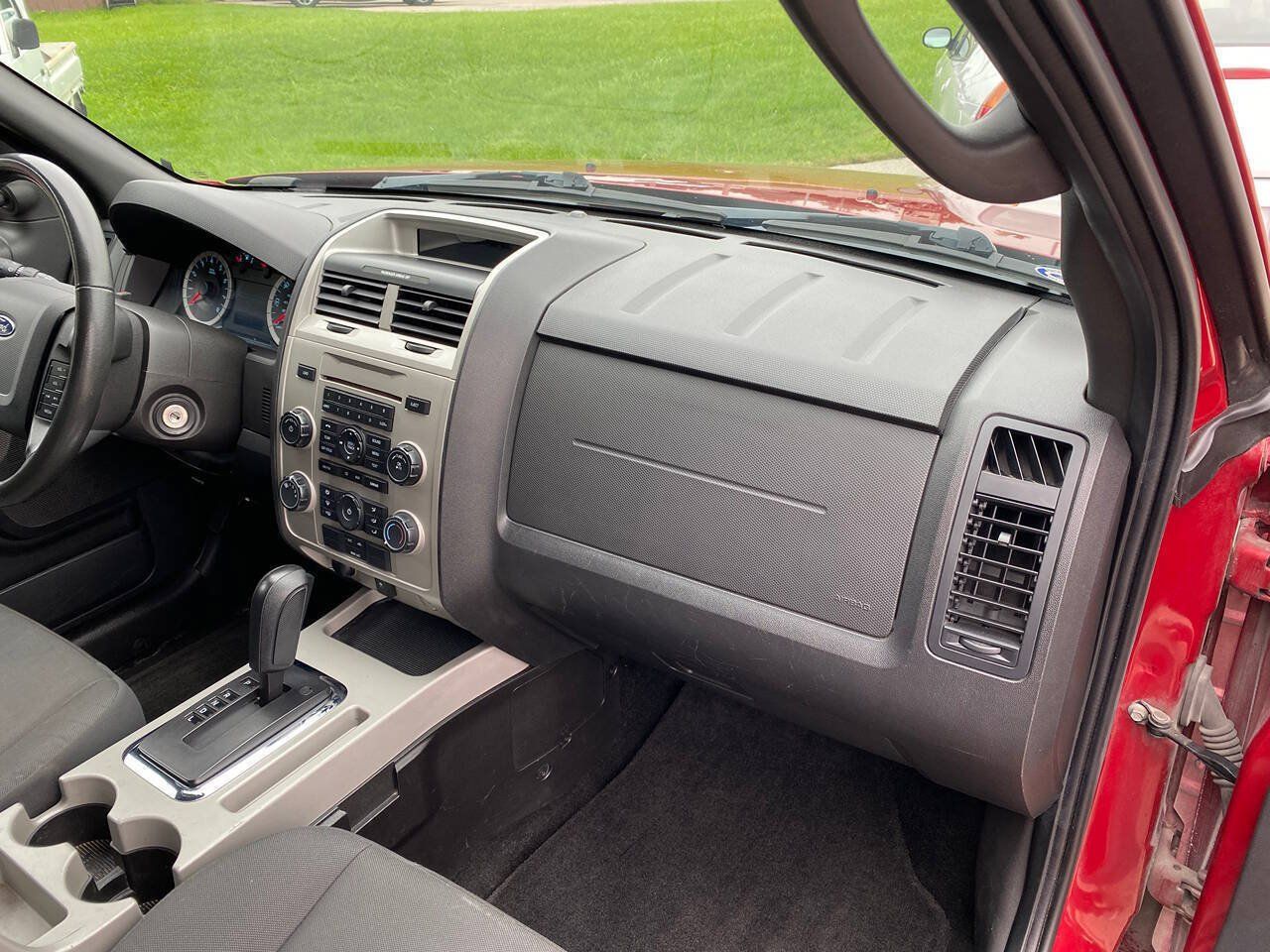 Used 2010 Ford Escape XLT FWD image 24