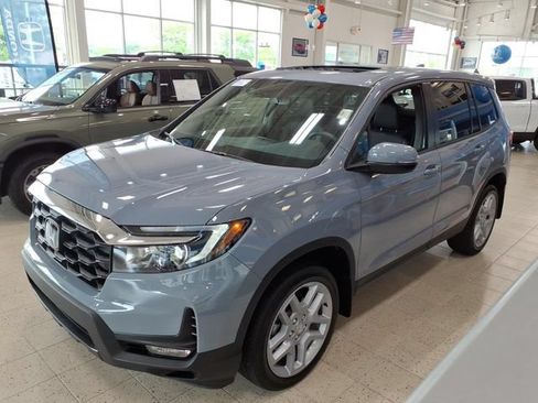 Certified 2025 Honda Passport EX-L image 1