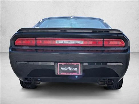 Used 2014 Dodge Challenger R/T RWD image 6