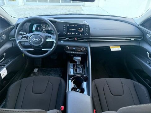 New 2026 Hyundai Elantra Hybrid FWD image 11