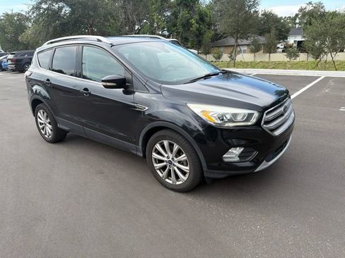 Used 2017 Ford Escape Titanium FWD image 4
