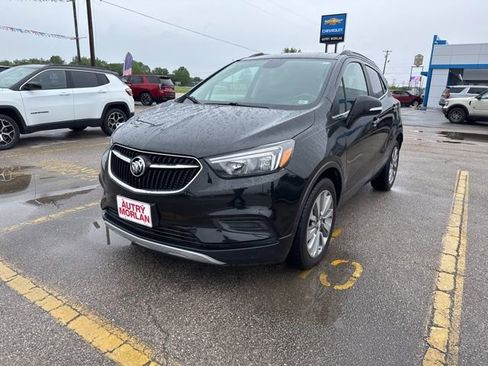 Used 2018 Buick Encore Preferred image 2