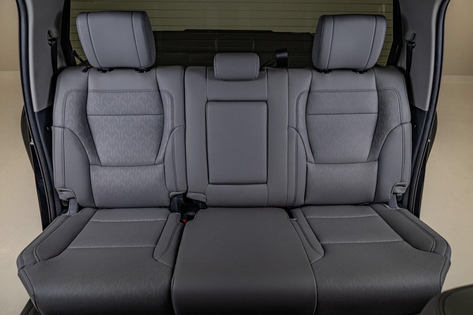 Used 2024 Toyota Tundra Limited AWD/4WD image 35