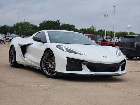 Used 2026 Chevrolet Corvette Z06 RWD image 2