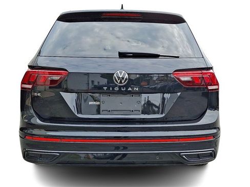 Certified 2023 Volkswagen Tiguan SE R-Line image 5