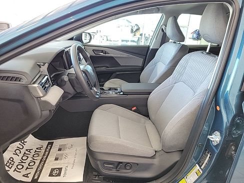 Used 2026 Toyota Camry LE w/ Convenience Package image 8