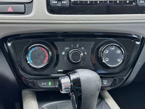Used 2019 Honda HR-V LX image 12