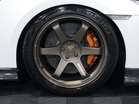 Used 2017 Nissan GT-R Premium AWD/4WD image 54