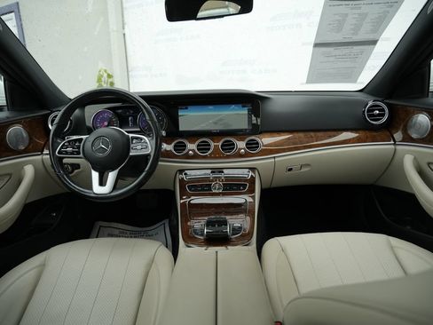 Used 2019 Mercedes-Benz E 300 4MATIC image 41