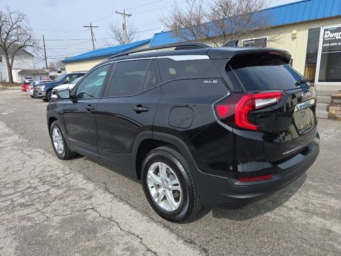 Used 2023 GMC Terrain SLE w/ Driver Convenience Package image 3