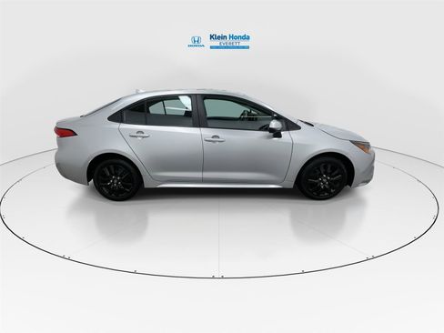 Used 2024 Toyota Corolla LE image 3