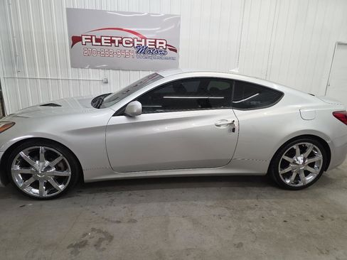 Used 2013 Hyundai Genesis 2.0T image 6