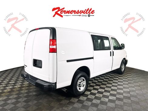 Used 2024 Chevrolet Express 2500 image 7