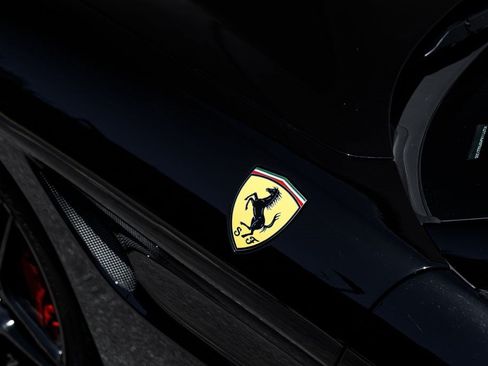 Used 2017 Ferrari California T RWD image 41