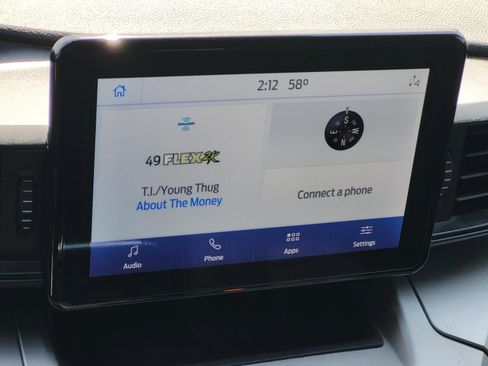 Used 2021 Ford Explorer XLT image 24