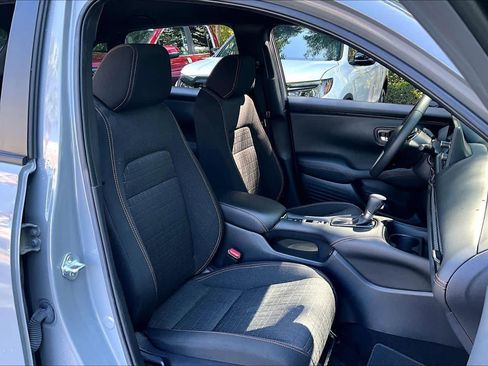 Used 2024 Honda HR-V Sport image 9