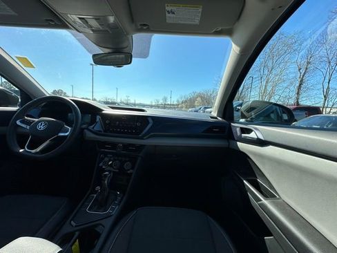 Used 2023 Volkswagen Taos SE image 28