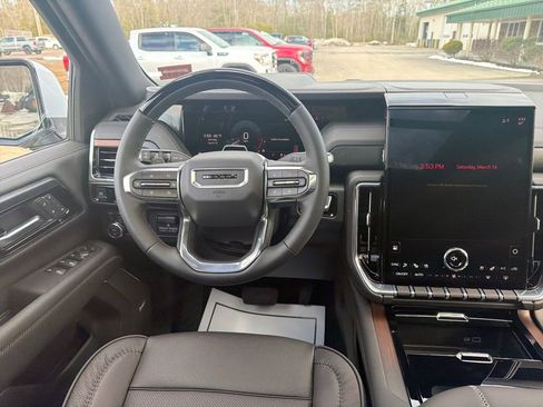 New 2026 GMC Yukon Denali AWD/4WD image 16