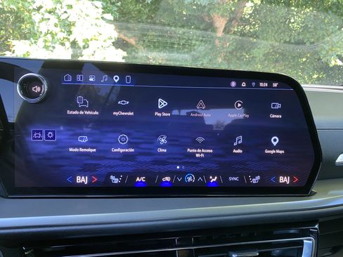 Used 2026 Chevrolet Traverse LT w/ Sun and Wheel Package FWD image 25