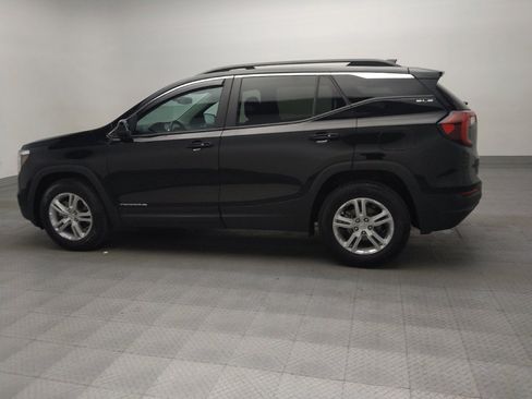 Used 2023 GMC Terrain SLE w/ Driver Convenience Package image 3