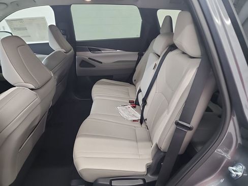 Used 2026 INFINITI QX60 Pure w/ Cargo Package FWD image 17