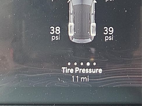 New 2025 Jeep Grand Cherokee Altitude image 23