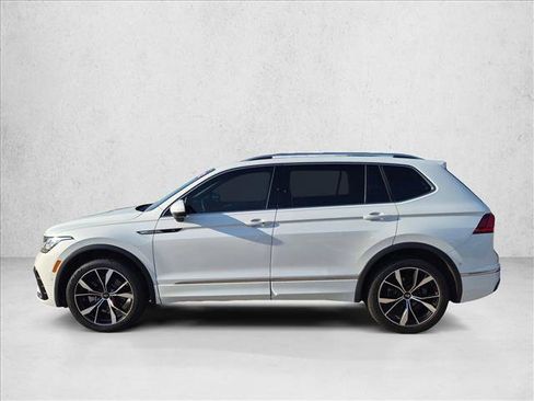 Used 2022 Volkswagen Tiguan SEL R-Line AWD/4WD image 9