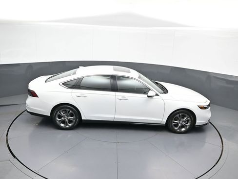 Certified 2023 Honda Accord EX image 37