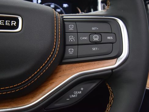 New 2026 Jeep Grand Wagoneer Summit AWD/4WD image 27