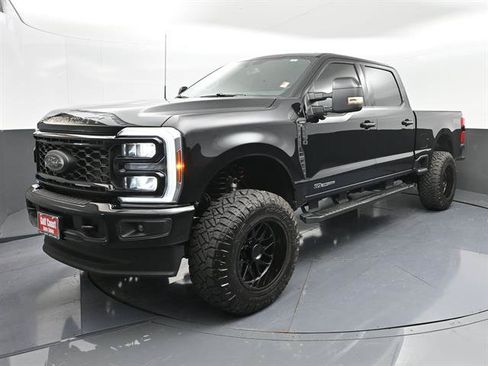Used 2025 Ford F250 Lariat w/ Black Appearance Package AWD/4WD image 1