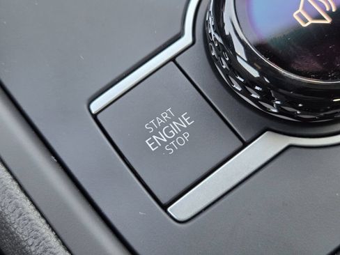 New 2026 Volkswagen Tiguan SE R-Line FWD image 21