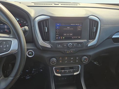 Used 2024 GMC Terrain SLE image 25
