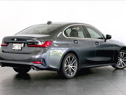 Used 2019 BMW 330i Sedan w/ Convenience Package image 11