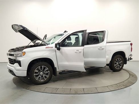 Used 2024 Chevrolet Silverado 1500 RST w/ Convenience Package II image 11