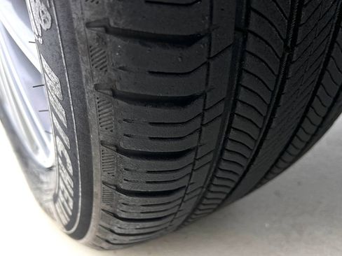 Used 2024 Mercedes-Benz GLC 300 4MATIC image 28
