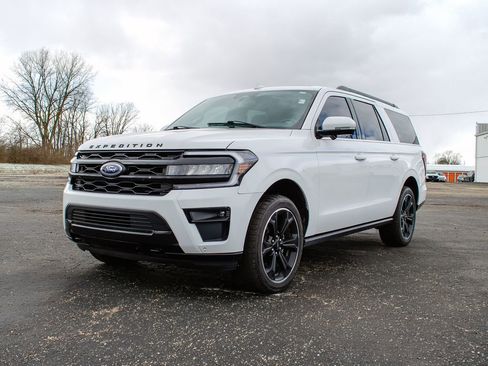 Used 2022 Ford Expedition Max Limited image 10