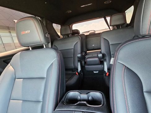 Used 2025 Chevrolet Traverse Z71 w/ Driver Confidence Package AWD/4WD image 17