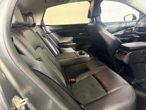 Used 2024 Nissan Ariya FWD image 30