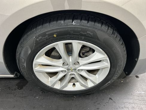 Used 2017 Chevrolet Malibu LT FWD image 8