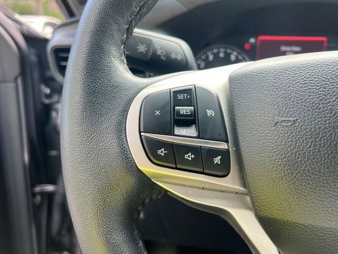 Used 2023 Ford Explorer XLT image 26