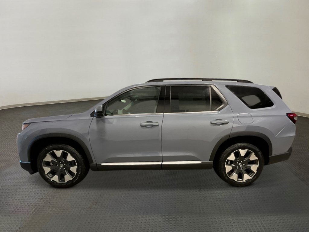 New 2026 Honda Pilot Touring image 2