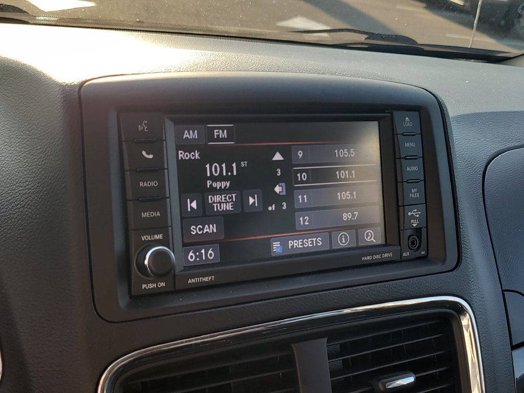 Used 2019 Dodge Grand Caravan SE FWD image 19