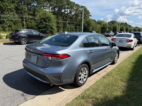 Used 2020 Toyota Corolla LE FWD image 5